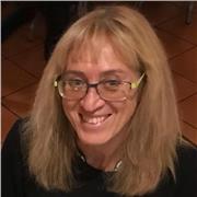 Mi piace insegnare Italiano agli stranieri perché amo questa lingua e mi piace interfacciarmi con altre culture.